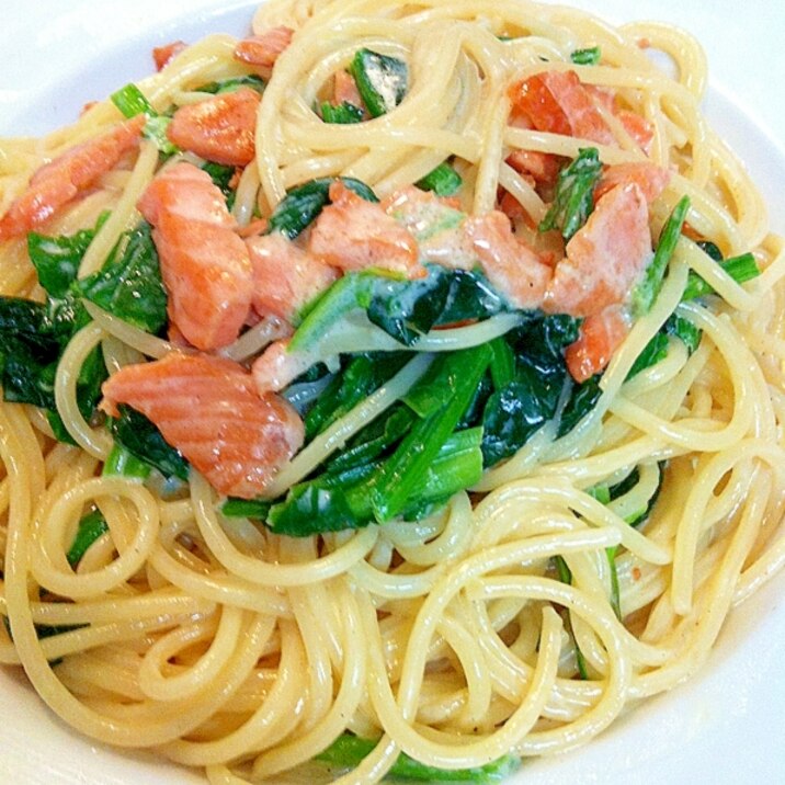 ほうれん草とスモークサーモンのパスタ レシピ レシピ 作り方 By Seneka11 楽天レシピ